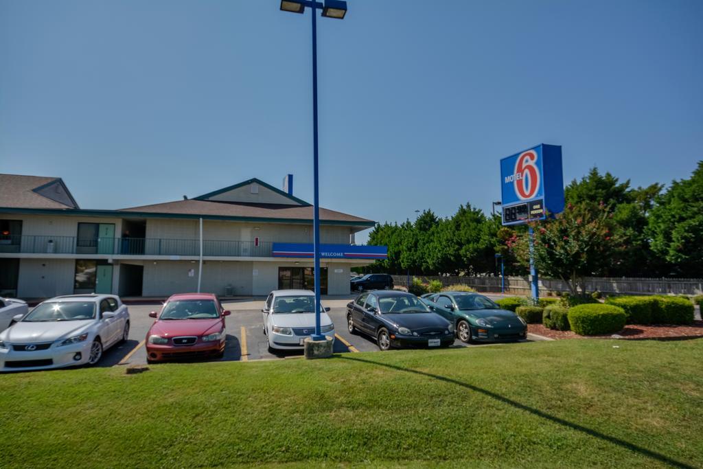 Motel 6 Huntsville - マディソン エクステリア 写真