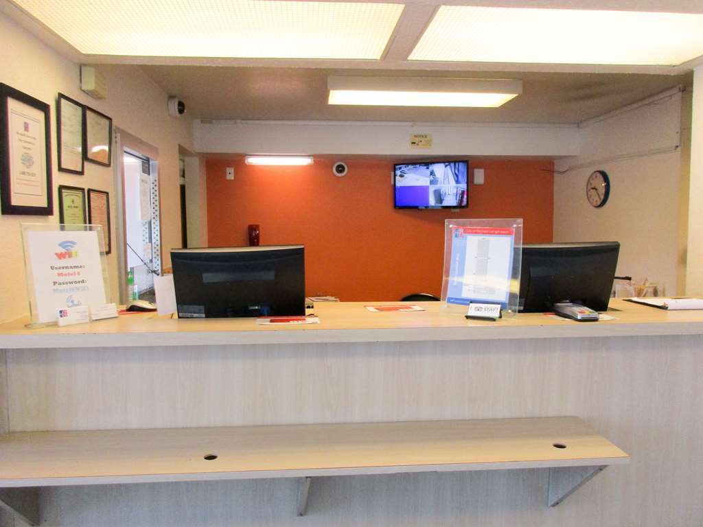 Motel 6 Huntsville - マディソン インテリア 写真