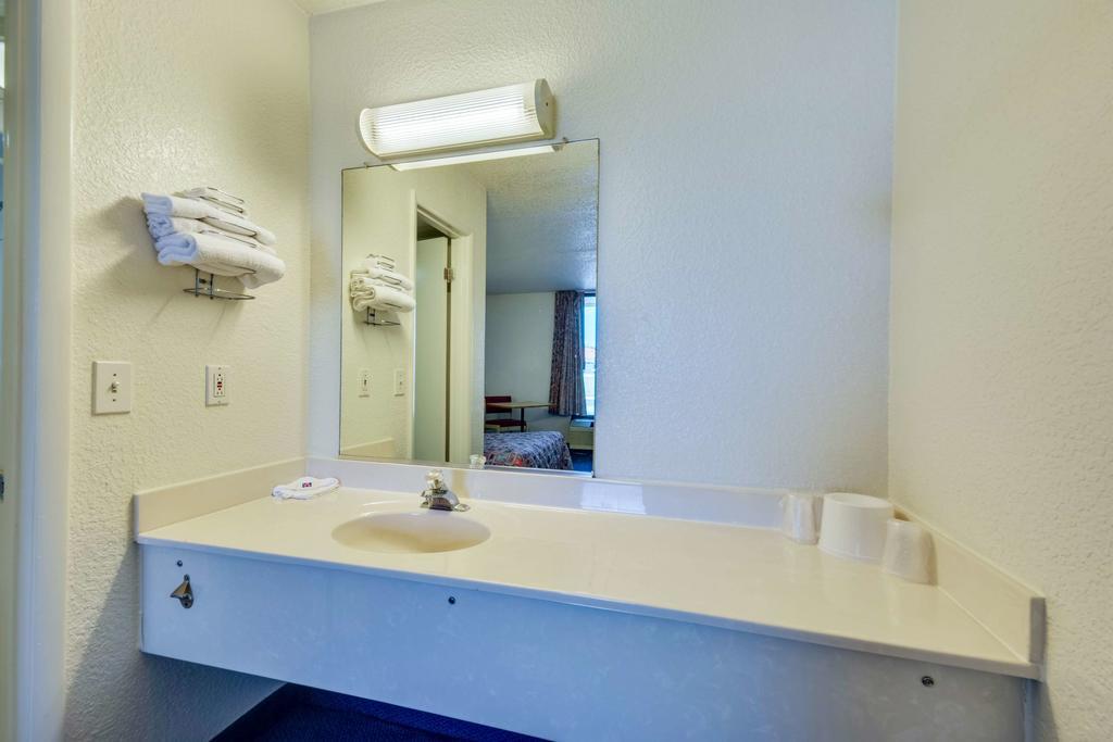 Motel 6 Huntsville - マディソン エクステリア 写真